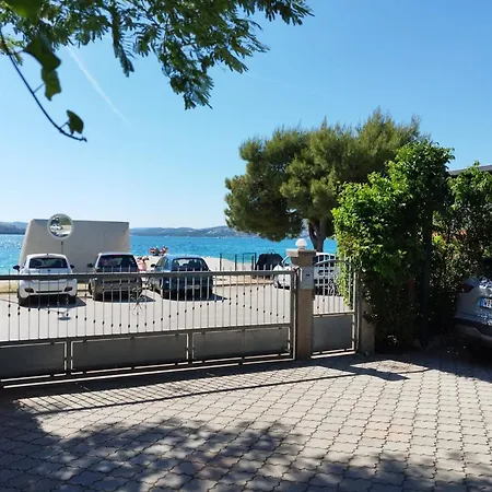 Tudija Apartment3-west Side Place, 90m2, Big Terrace, Beautiful Front View * Трогир