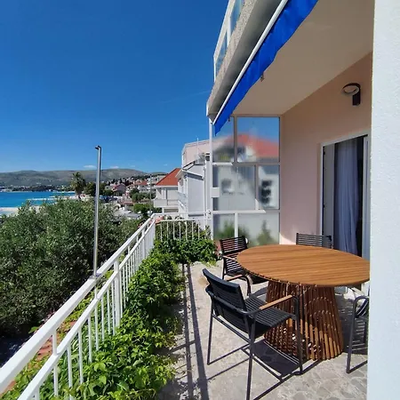 Tudija Apartment3-west Side Place, 90m2, Big Terrace, Beautiful Front View Трогир
