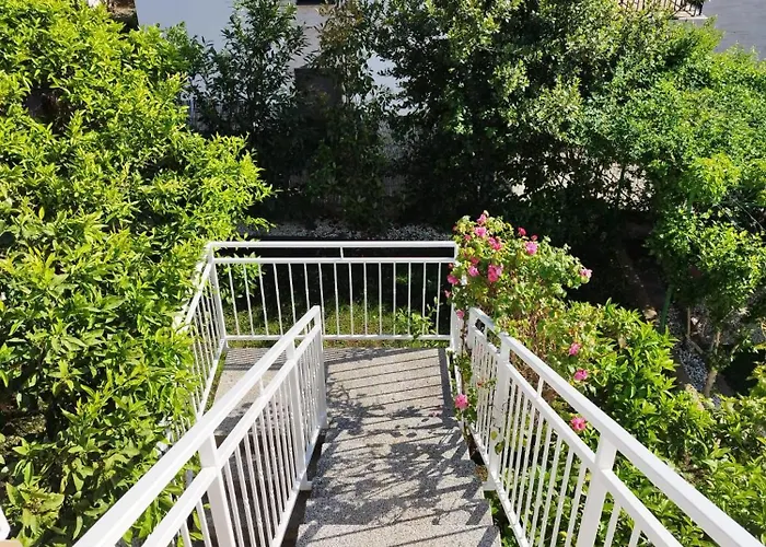 Appartamento Tudija Apartment3-west Side Place, 90m2, Big Terrace, Beautiful Front View