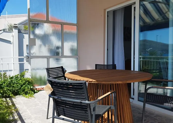 Tudija Apartment3-west Side Place, 90m2, Big Terrace, Beautiful Front View Appartamento *