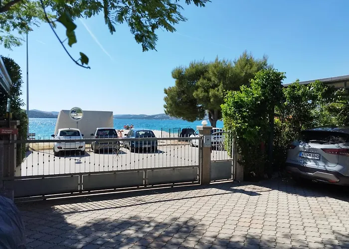 Tudija Apartment3-west Side Place, 90m2, Big Terrace, Beautiful Front View * Traù