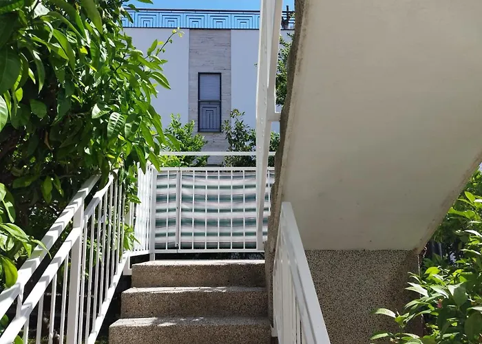 Tudija Apartment3-west Side Place, 90m2, Big Terrace, Beautiful Front View Appartamento *