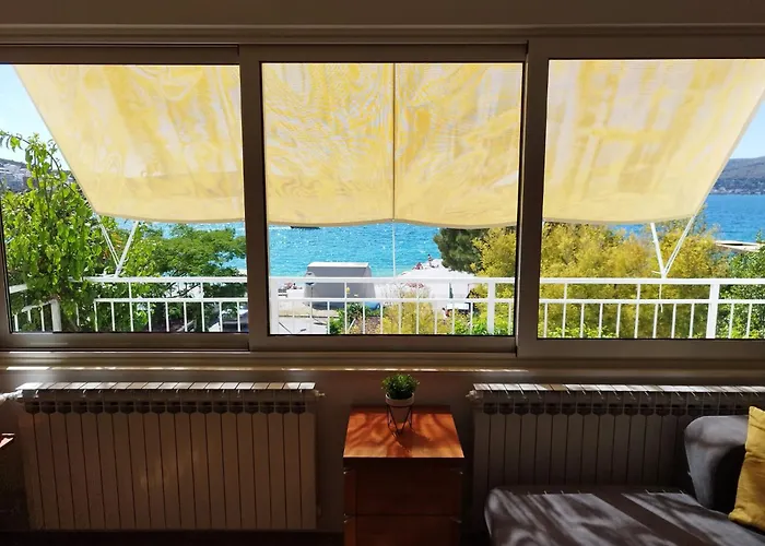 Tudija Apartment3-west Side Place, 90m2, Big Terrace, Beautiful Front View * Traù