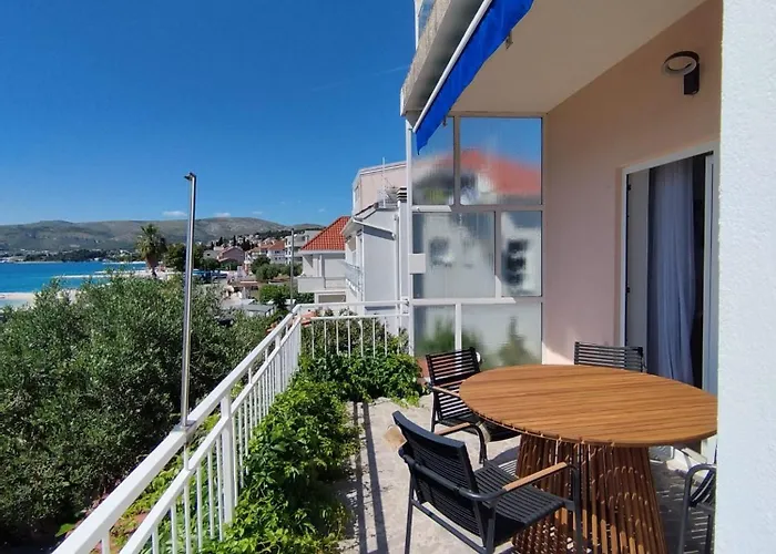 Tudija Apartment3-west Side Place, 90m2, Big Terrace, Beautiful Front View Traù