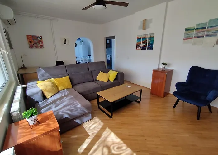 Appartamento Tudija Apartment3-west Side Place, 90m2, Big Terrace, Beautiful Front View Traù