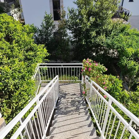 Apartment Tudija Apartment3-west Side Place, 90m2, Big Terrace, Beautiful Front View