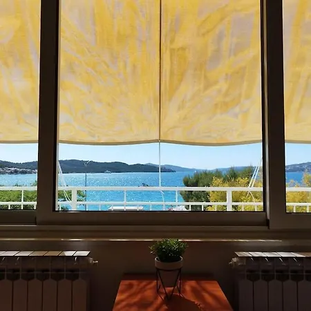 Tudija Apartment3-west Side Place, 90m2, Big Terrace, Beautiful Front View Apartment *