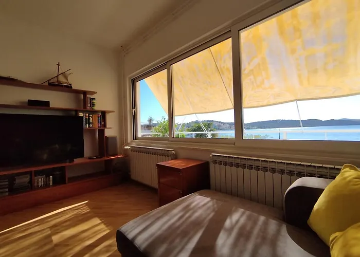Apartament Tudija Apartment3-west Side Place, 90m2, Big Terrace, Beautiful Front View *