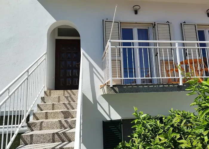Apartament Tudija Apartment3-west Side Place, 90m2, Big Terrace, Beautiful Front View Trogir