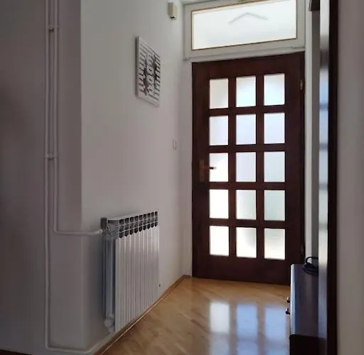 Apartament Tudija Apartment3-west Side Place, 90m2, Big Terrace, Beautiful Front View Trogir