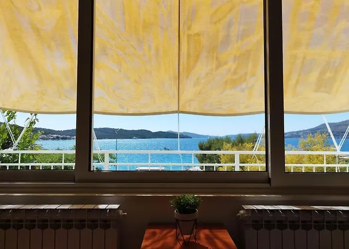Tudija Apartment3-west Side Place, 90m2, Big Terrace, Beautiful Front View Apartament *
