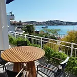 Tudija Apartment3-west Side Place, 90m2, Big Terrace, Beautiful Front View *