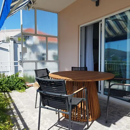 Tudija Apartment3-west Side Place, 90m2, Big Terrace, Beautiful Front View דירה *