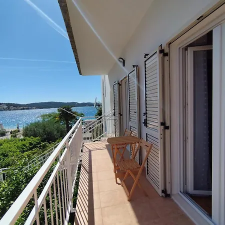 Tudija Apartment3-west Side Place, 90m2, Big Terrace, Beautiful Front View דירה *