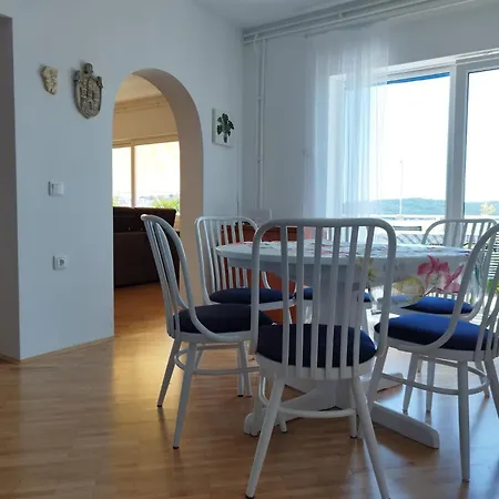 Tudija Apartment3-west Side Place, 90m2, Big Terrace, Beautiful Front View Trogir