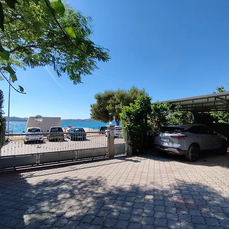 Tudija Apartment3-west Side Place, 90m2, Big Terrace, Beautiful Front View Appartement *