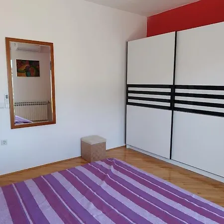 דירה Tudija Apartment3-west Side Place, 90m2, Big Terrace, Beautiful Front View טרוגיר
