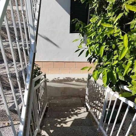 Tudija Apartment3-west Side Place, 90m2, Big Terrace, Beautiful Front View דירה