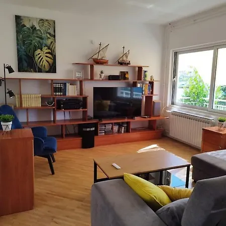 Tudija Apartment3-west Side Place, 90m2, Big Terrace, Beautiful Front View דירה *