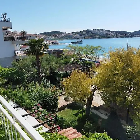 Tudija Apartment3-west Side Place, 90m2, Big Terrace, Beautiful Front View דירה