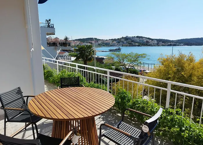 Tudija Apartment3-west Side Place, 90m2, Big Terrace, Beautiful Front View *