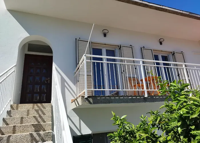 Tudija Apartment3-west Side Place, 90m2, Big Terrace, Beautiful Front View