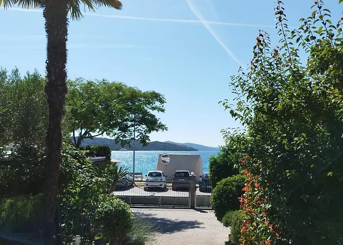 Tudija Apartment3-west Side Place, 90m2, Big Terrace, Beautiful Front View *