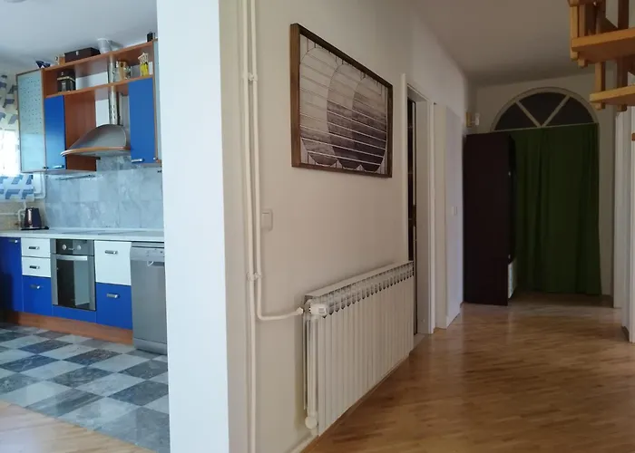 Tudija Apartment3-west Side Place, 90m2, Big Terrace, Beautiful Front View Appartement Trogir